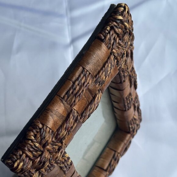 4 x 6 Brown Wicker Picture Frame - Picture 2 of 9